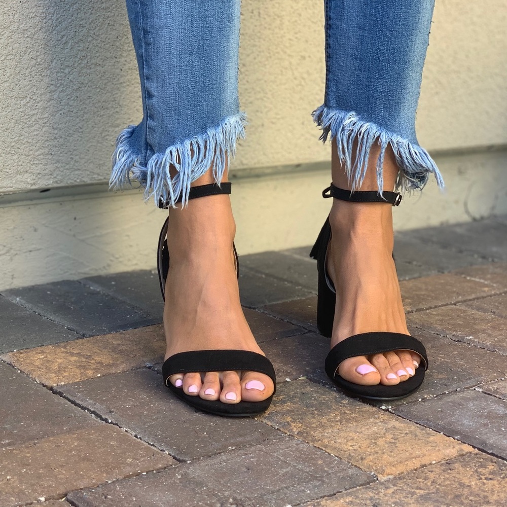 Black Kitten Block Heel Dangling Tassel Sandal - Picture 6 of 8